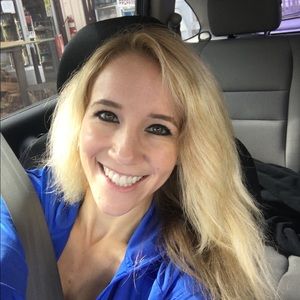 Meet your Posher, Holli